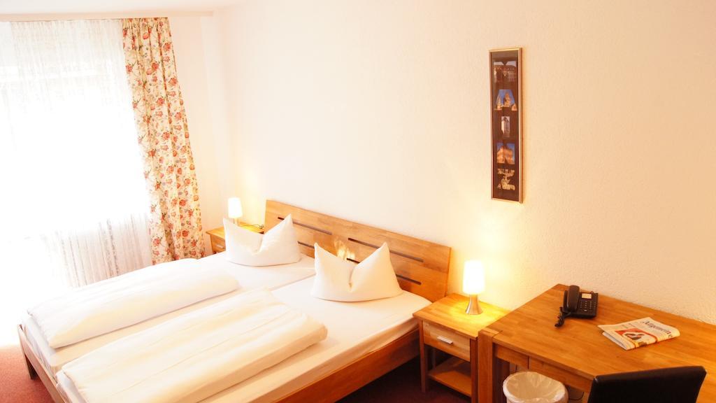 Hotel Garni Am Hechenberg Майнц Екстериор снимка
