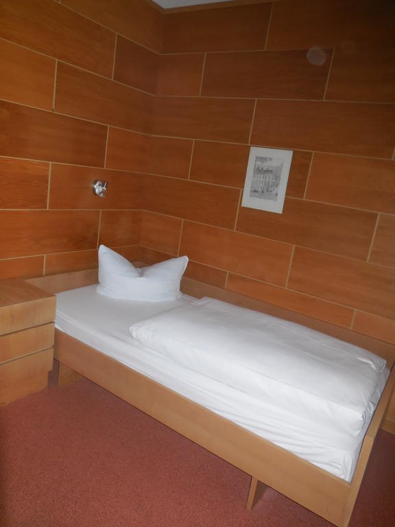 Hotel Garni Am Hechenberg Майнц Стая снимка