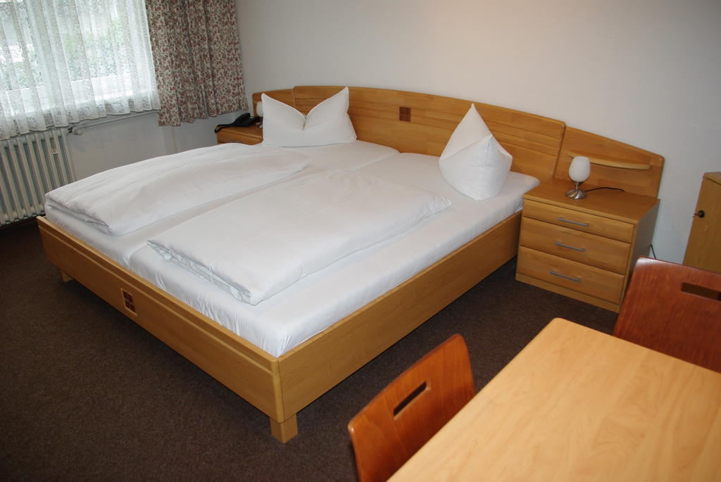 Hotel Garni Am Hechenberg Майнц Стая снимка